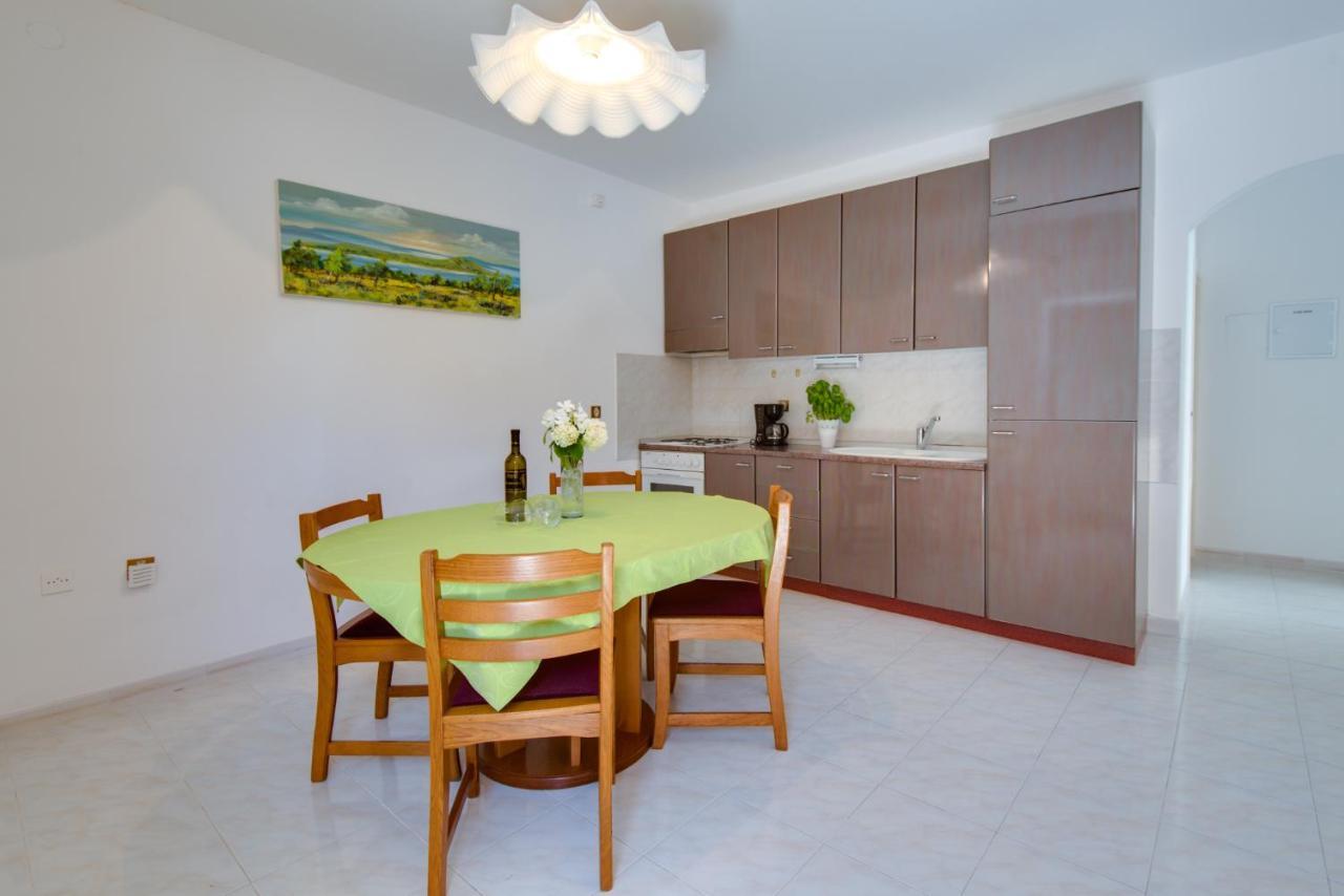 Bellavista Apartment *